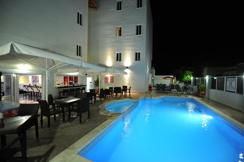 Ialysos City Hotel Екстериор снимка