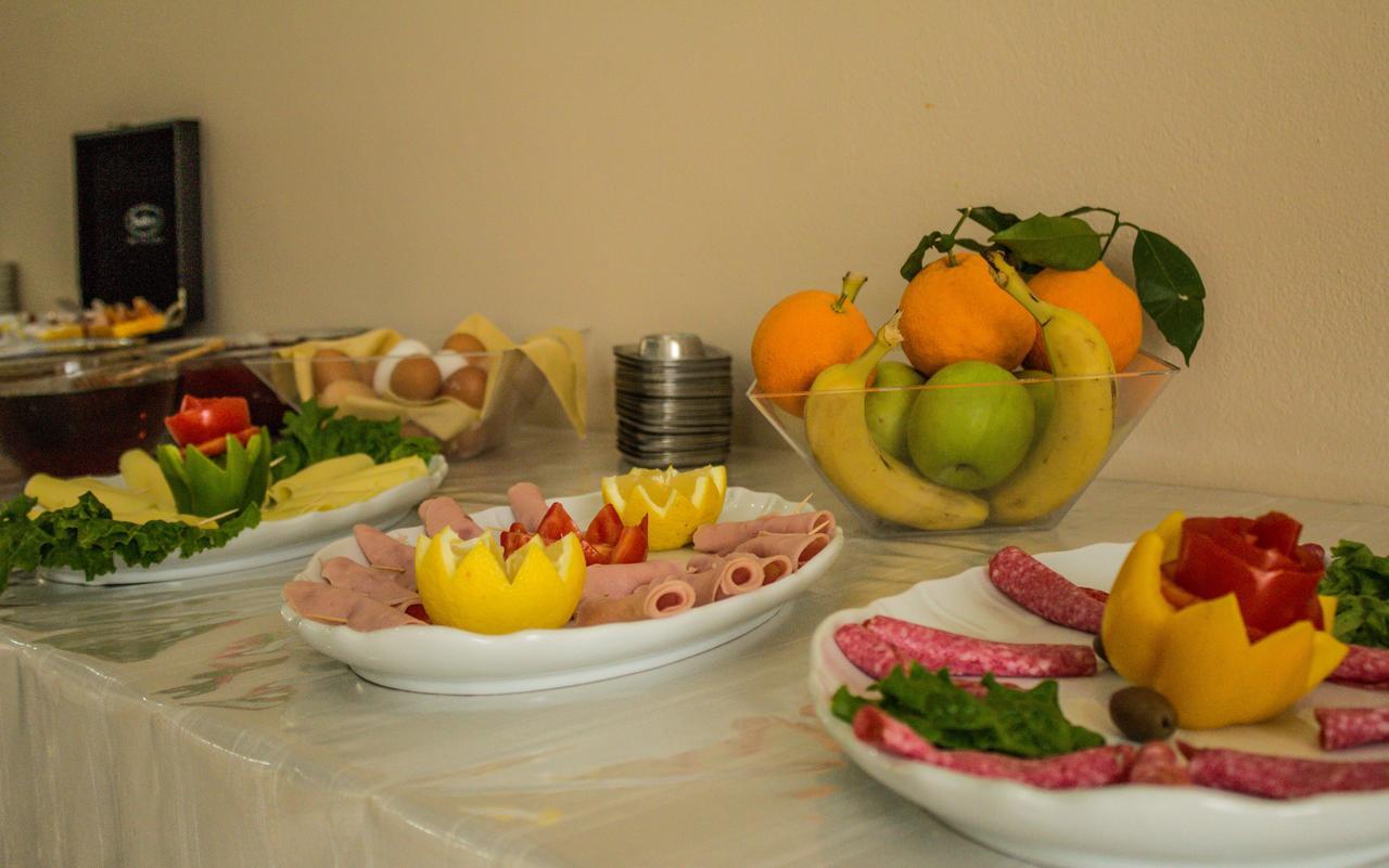 Ialysos City Hotel Екстериор снимка