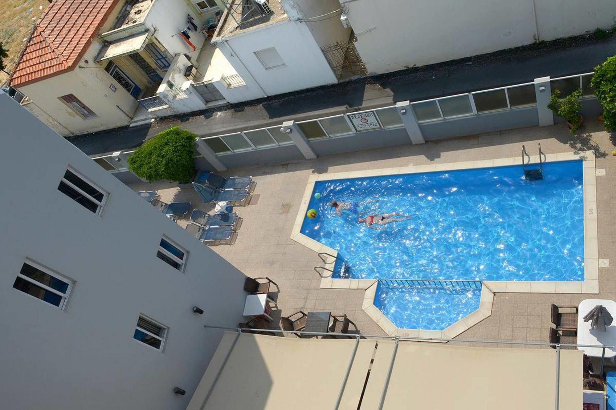 Ialysos City Hotel Екстериор снимка